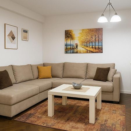 Tulips Central - Entire Apartment Tiranë Eksteriør bilde