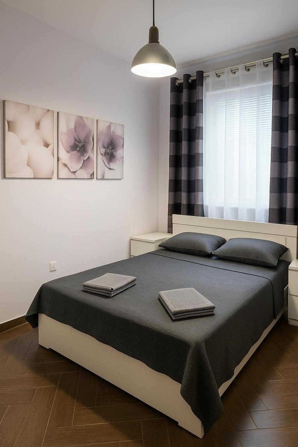 Tulips Central - Entire Apartment Tiranë Eksteriør bilde
